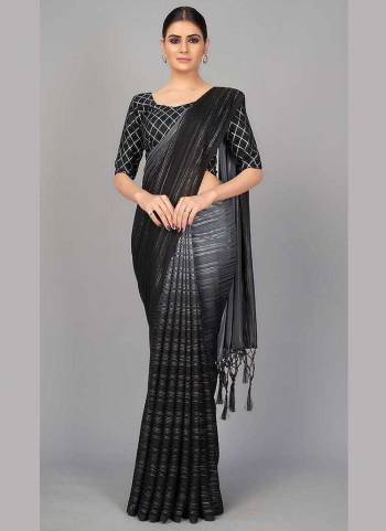 Garb This Partywear Saree Are Fine Pedding Color Saree Paired With Blouse.This Designer Wevon Lining Saree And Blouse Are Silk Blend Fabric. Which Gives A Rich Look To Your Personality. Buy This Pretty Saree Now.