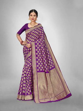 Look Attractive Wearing This Fine Colored Saree Paired With Blouse.This Heavy Designer Wevon Saree Is Jacquard Silk Based And Blouse Which Gives A Rich Look To Your Personality. Buy This Pretty Saree Now.