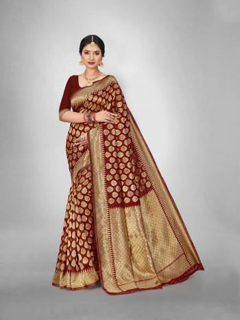 Look Attractive Wearing This Fine Colored Saree Paired With Blouse.This Heavy Designer Wevon Saree Is Jacquard Silk Based And Blouse Which Gives A Rich Look To Your Personality. Buy This Pretty Saree Now.