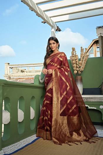 Looking This Partywear Saree Are Fine Saree Paired With Blouse.This Saree And Blouse Are Organza Fabric With Heavy Wevon Jari Designer Work. Buy This Pretty Saree Now.