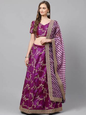 Attrective Bridal Partywear Heavy Designer Lehenga Choli In Fine Color Fabricated On Mulberry Silk And Dupatta Are Organza Beautified With Heavy Attractive Dori,Thread Embroidery Work. 