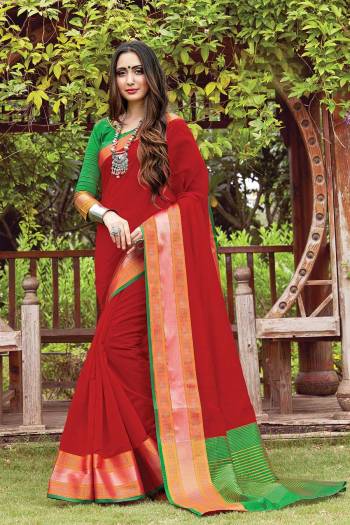 Designer This Partywear Saree Are Fine Saree Paired With Contrasted Blouse.This Saree And Blouse Are Cotton Handloom Fabric With Heavy Wevon Designer Work. Buy This Pretty Saree Now.