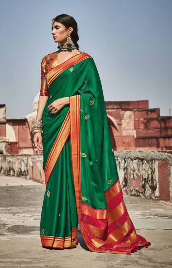 Garb This Partywear Saree Are Fine Saree Paired With Blouse.This Saree And Blouse Are Silk Fabric With Heavy Wevon Jari Designer With Embroidery Work. Buy This Pretty Saree Now.