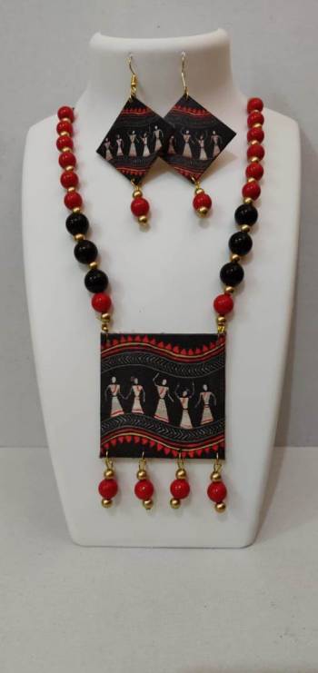 Give An Enhanced Look To Your Navratri Special This Beautiful Necklace Set With Your Ethnic Attire. This Pretty Set Is In Multy Color Beautified With Wooden Digital With Moti Work. Buy Now.