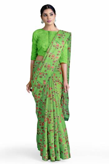 Attrective This Saree Are Fine Saree Paired With Blouse.This Saree And Blouse Are Georgette Based Fabric With Designer Printed. Buy This Pretty Saree Now.