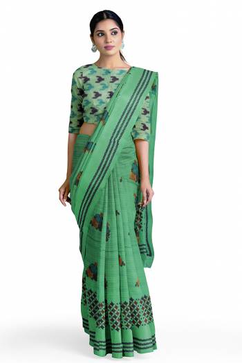 Attrective This Saree Are Fine Saree Paired With Blouse.This Saree And Blouse Are Georgette Based Fabric With Designer Printed. Buy This Pretty Saree Now.