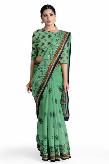 Attrective This Saree Are Fine Saree Paired With Blouse.This Saree And Blouse Are Georgette Based Fabric With Designer Printed. Buy This Pretty Saree Now.