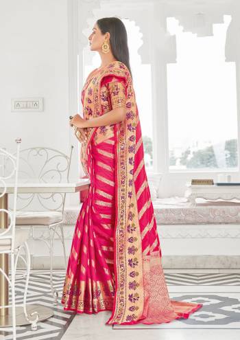 Garb This Traditional Saree Are Fine Saree Paired With Blouse.This Saree And Blouse Are Silk Based Fabric With Heavy Wevon Designer Work. Buy This Pretty Saree Now.