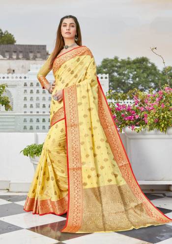 Looking This Traditional Saree Are Fine Saree Paired With Blouse.This Saree And Blouse Are Cotton Handloom Based Fabric With Heavy Wevon Designer Work. Buy This Pretty Saree Now.