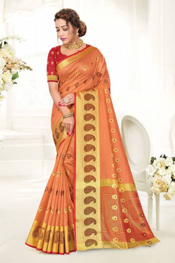 Looking This Traditional Saree Are Fine Saree Paired With Contrased Blouse.This Saree And Blouse Are Cotton Handloom Based Fabric With Heavy Wevon Designer Work. Buy This Pretty Saree Now.