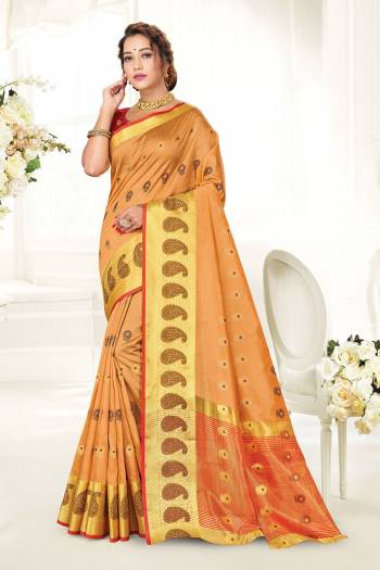 Looking This Traditional Saree Are Fine Saree Paired With Contrased Blouse.This Saree And Blouse Are Cotton Handloom Based Fabric With Heavy Wevon Designer Work. Buy This Pretty Saree Now.