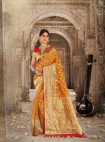 Looking This Traditional Saree Are Fine Saree Paired With Contrasted Blouse.This Saree And Blouse Are Banarasi Silk Fabric With Heavy Weaving Designer Work. Buy This Pretty Saree Now.