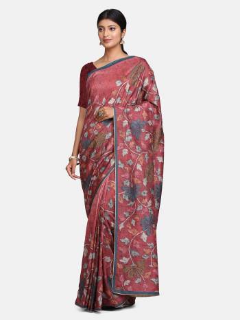 Looking This Traditional Saree Are Fine Saree Paired With Contrasted Blouse.This Saree And Blouse Are Tussar Silk Fabric With Heavy Designer Digital Printed With Diamond Work. Buy This Pretty Saree Now.