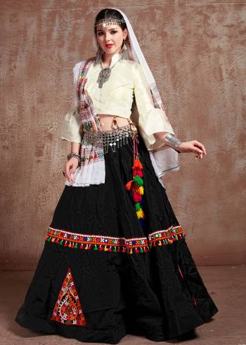 Garb This Traditinal Navratra Special Designer Lehenga Choli And Dupatta In Fine Color. Blouse Are Fabricated On Art Silk And Lahenga Are Tafeta Silk Beautified With Dupatta Are Soft Cotton Fabric With Attractive Embroidery Work. 