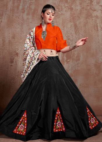 Garb This Traditinal Navratra Special Designer Lehenga Choli And Dupatta In Fine Color. Blouse Are Fabricated On Art Silk And Lahenga Are Tafeta Silk Beautified With Dupatta Are Soft Cotton Fabric With Attractive Embroidery Work. 