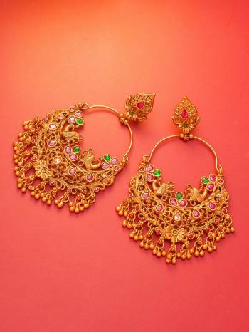 Attrective Give An Enhanced Look To Your Personality By Pairing Up This Beautiful Earring Set With Your Ethnic Attire. This Pretty Set Is In Gold Color Beautified With Kundan Work. Buy Now.