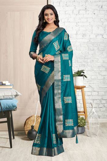 Garb This Traditionl Partywear Saree Are Fine Saree Paired With Blouse.This Saree And Blouse Are Silk Cotton Based Fabric With Heavy Designer Embroidery Work. Buy This Pretty Saree Now.