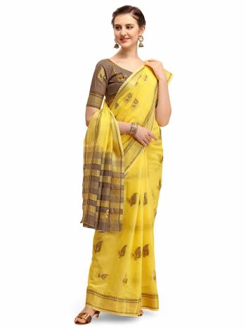 Looking This Partywear Saree Are Fine Saree Paired With Contrasted Blouse.This Saree And Blouse Are Linen Cotton Silk Based Fabric With Designer Weaving Work. Buy This Pretty Saree Now.