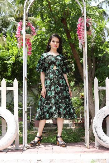 Looking Attrective This Readymade Long Kurti In Fine Color Fabricated On Georgette Beautified With Designer Digital Printed. It Is Light In Weight And Easy To Carry All Day Long. 