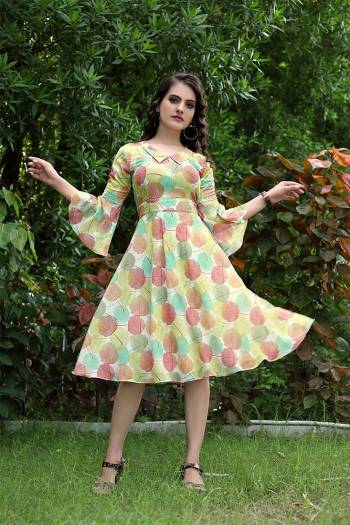 Looking Attrective This Readymade Long Kurti In Fine Color Fabricated On Georgette Beautified With Designer Digital Printed. It Is Light In Weight And Easy To Carry All Day Long. 