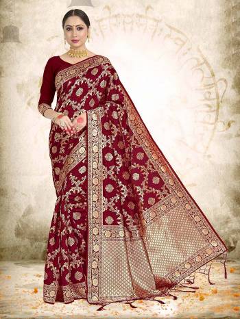 Looking This Traditional Saree Are Fine Saree Paired With Blouse.This Saree And Blouse Are Art Silk Based Fabric With Heavy Wevon Designer Work. Buy This Pretty Saree Now.