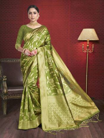 Looking This Traditional Saree Are Fine Saree Paired With Blouse.This Saree And Blouse Are Art Silk Based Fabric With Heavy Wevon Designer Work. Buy This Pretty Saree Now.