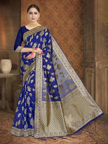 Attrective Looking This Traditional Saree Are Fine Saree Paired With Blouse.This Saree And Blouse Are Art Silk Based Fabric With Heavy Wevon Designer Work. Buy This Pretty Saree Now.