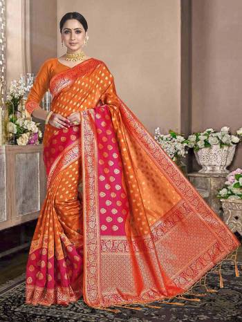 Gard This Traditional Fastival Saree Are Fine Saree Paired With Blouse.This Saree And Blouse Are Art Silk Fabric With Weaving Designer Work. Buy This Pretty Saree Now.