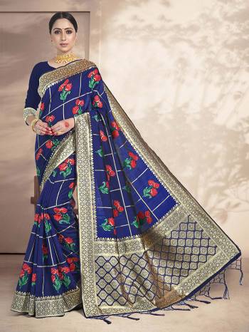 Attrective Looking This Traditional Saree Are Fine Saree Paired With Blouse.This Saree And Blouse Are Art Silk Based Fabric With Heavy Wevon Designer Work. Buy This Pretty Saree Now.