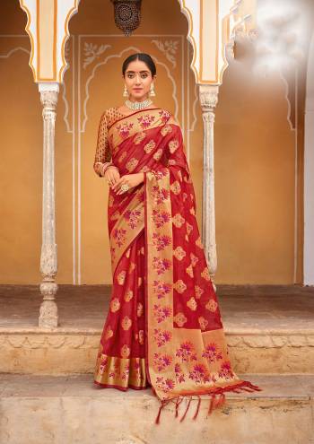 Attrective This Traditional Saree Are Fine Saree Paired With Blouse.This Saree And Blouse Are Organza Based Fabric With Heavy Wevon Designer Rich Pallu Work. Buy This Pretty Saree Now.