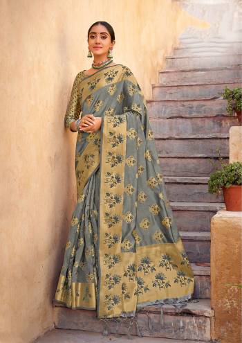 Attrective This Traditional Saree Are Fine Saree Paired With Blouse.This Saree And Blouse Are Organza Based Fabric With Heavy Wevon Designer Rich Pallu Work. Buy This Pretty Saree Now.