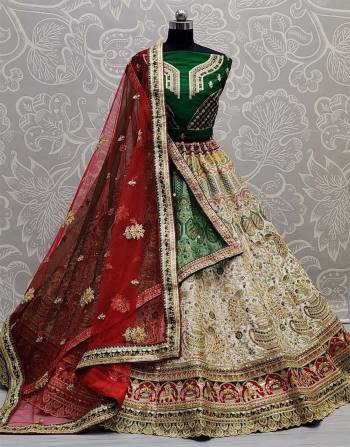 Look Attrective This Bridel Wedding Partywear Heavy Designer Lehenga Choli And Dupatta In Fine Color Fabricated On Velvet Beautified With Heavy Attractive Dori,Thread,Sequance Embroidery With Zarkan Diamond Work. 