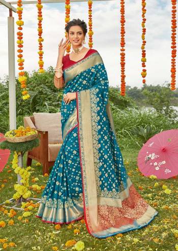 Attrective This Traditional Saree Are Fine Saree Paired With Blouse.This Saree And Blouse Are Silk Based Fabric With Heavy Wevon Designer Rich Pallu Work. Buy This Pretty Saree Now.