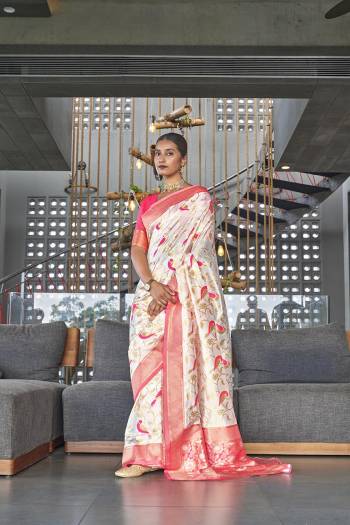 Stylist This Traditional Saree Are Fine Saree Paired With Blouse.This Saree And Blouse Are Art Silk Based Fabric With Heavy Jacquard Designer Work. Buy This Pretty Saree Now.