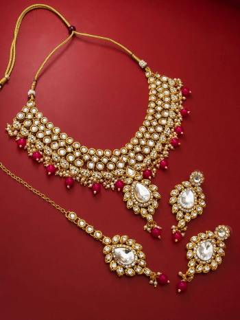 Attrective Look To Your Personality By Pairing Up This Beautiful Necklace Set With Your Ethnic Attire. This Pretty Set Is In Red Color Beautified With Kundan Work. Buy Now.