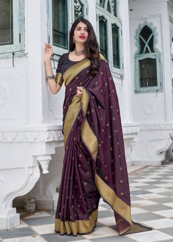 Looking This Stylist Partywear Saree Are Fine Saree Paired With Blouse.This Saree And Blouse Are Silk Fabric With Heavy Designer Wevon Work. Buy This Pretty Saree Now.