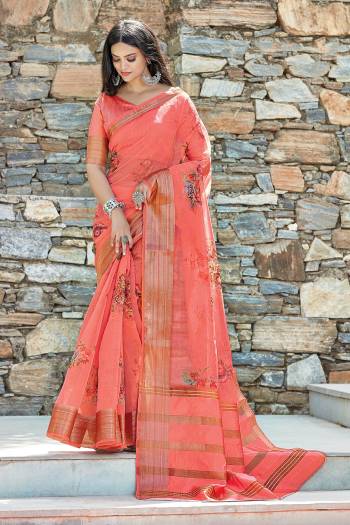 Attrective This Traditional Saree Are Fine Saree Paired With Blouse.This Saree And Blouse Are Organza Based Fabric With Wevon Designer With Digital Printed. Buy This Pretty Saree Now.