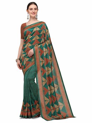 Garb This Fastival Saree Are Fine Saree Paired With Blouse.This Saree And Blouse Are Gadwal Silk Based Fabric With Designer Digital Printed With Khatli Outline Hand Work. Buy This Pretty Saree Now.