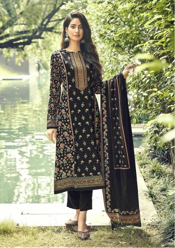 Stylist This Designer Long Length Suit In Lovely Light Color.Its Pretty Heavy Designer Digital Printed Top Is Velvet Based Paired With Pashmina Bottom And Velvet Fabricated Dupatta Which Gives An Attractive To The Suit.