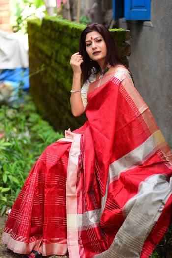 Stylist This Fastival Saree Are Fine Saree Paired With Contrasted Blouse.This Saree And Blouse Are Banglori Silk Based Fabric With Wevon Tassels Designer . Buy This Pretty Saree Now.