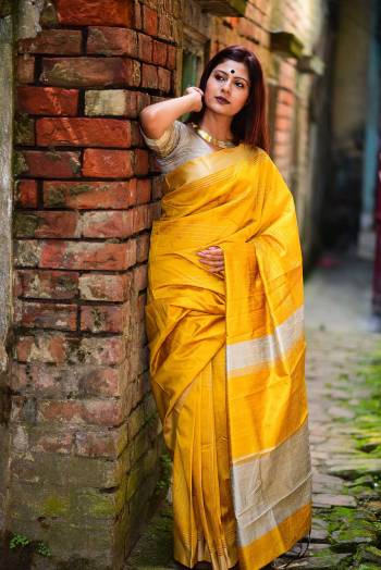 Stylist This Fastival Saree Are Fine Saree Paired With Contrasted Blouse.This Saree And Blouse Are Banglori Silk Based Fabric With Wevon Tassels Designer . Buy This Pretty Saree Now.