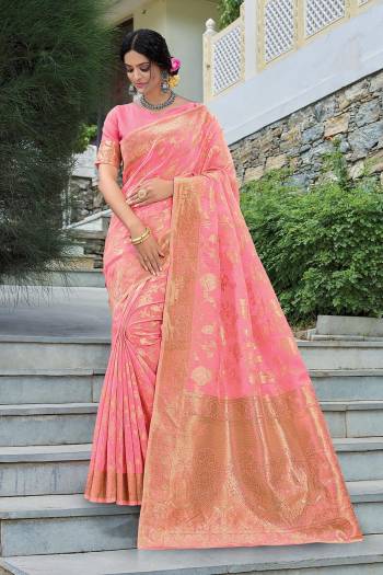 Attrective This Traditional Saree Are Fine Saree Paired With Blouse.This Saree And Blouse Are Linen Based Fabric With Heavy Wevon Designer Jari Work. Buy This Pretty Saree Now.