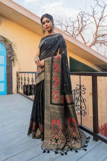 Attrective This Fastival Saree Are Fine Saree Paired With Blouse.This Saree And Blouse Are Tassar Silk Based Fabric With Heavy Wevon Designer Jacquard Pallu And Border Work. Buy This Pretty Saree Now.