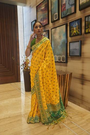 Looking This Traditional Saree Are Fine Saree Paired With Contrasted Blouse.This Saree And Blouse Are Art Silk Based Fabric With Heavy Jacquard Designer Work. Buy This Pretty Saree Now.