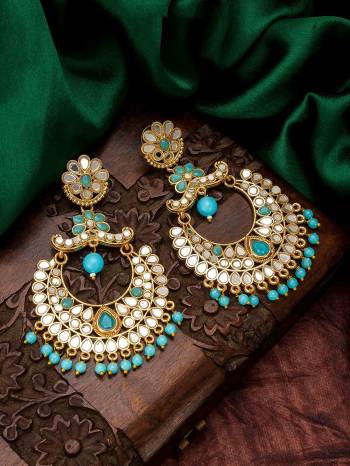 Attrective Look To Your Personality By Pairing Up This Beautiful Earring With Your Ethnic Attire. This Pretty Set Is In Fine Color Beautified With Kundan Work. Buy Now.