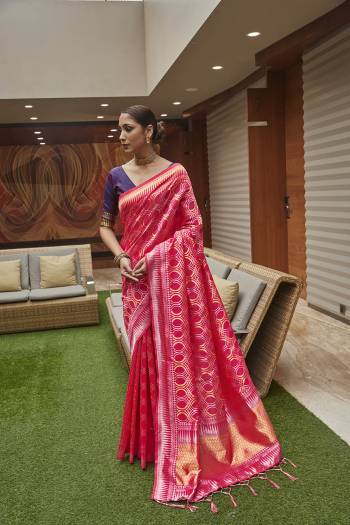 Attrective This Traditional Saree Are Fine Saree Paired With Contrasted Blouse.This Saree And Blouse Are Art Silk Based Fabric With Heavy Jacquard Designer Work. Buy This Pretty Saree Now.
