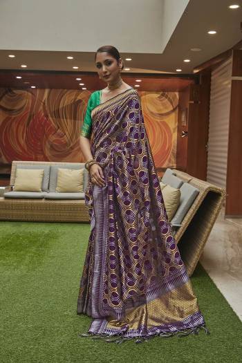 Attrective This Traditional Saree Are Fine Saree Paired With Contrasted Blouse.This Saree And Blouse Are Art Silk Based Fabric With Heavy Jacquard Designer Work. Buy This Pretty Saree Now.