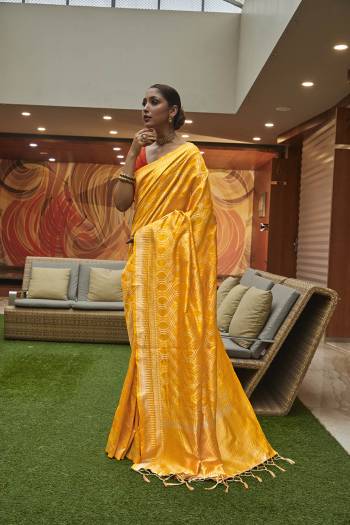 Attrective This Traditional Saree Are Fine Saree Paired With Contrasted Blouse.This Saree And Blouse Are Art Silk Based Fabric With Heavy Jacquard Designer Work. Buy This Pretty Saree Now.