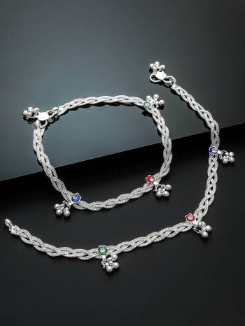 Attrective Looking To Your Personality By Pairing Up This Beautiful Anklets With Your Ethnic Attire. This Prtty Set Is In Silver Color Beautified With Traditonal Work. Buy Now.