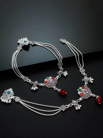 Attrective Looking To Your Personality By Pairing Up This Beautiful Anklets With Your Ethnic Attire. This Prtty Set Is In Silver Color Beautified With Traditonal Work. Buy Now.